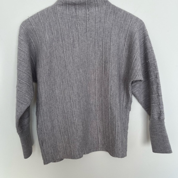Nanette Lepore Gray Ribbed Merino Wool Turtleneck Sweater size large - Picture 5 of 5